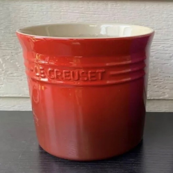 🔥SOLD🔥Le Creuset Cerise Utensil Holder Red - Picture 2 of 4